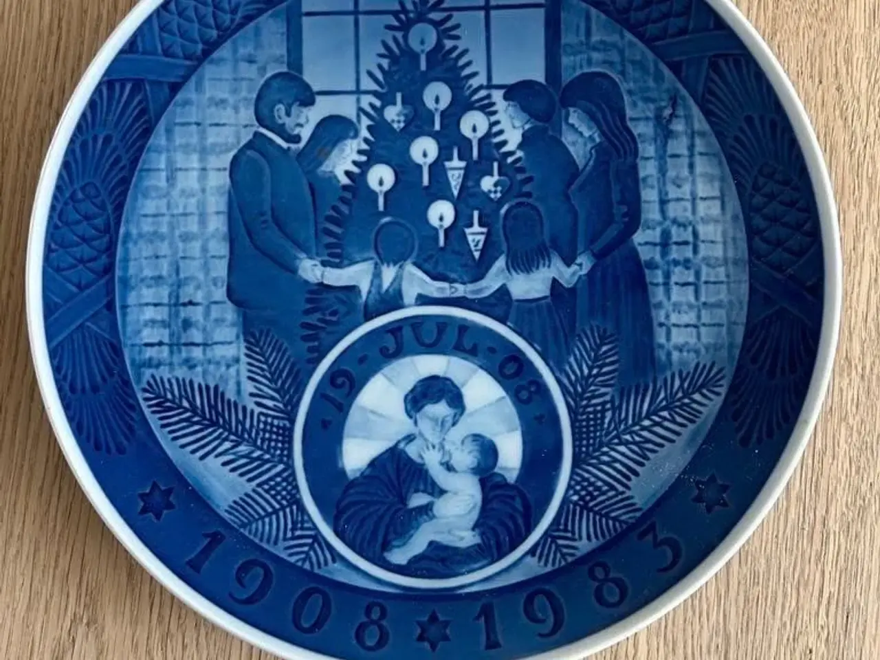 Billede 1 - Royal Copenhagen jule / jubilæumsplatte 1908-1983