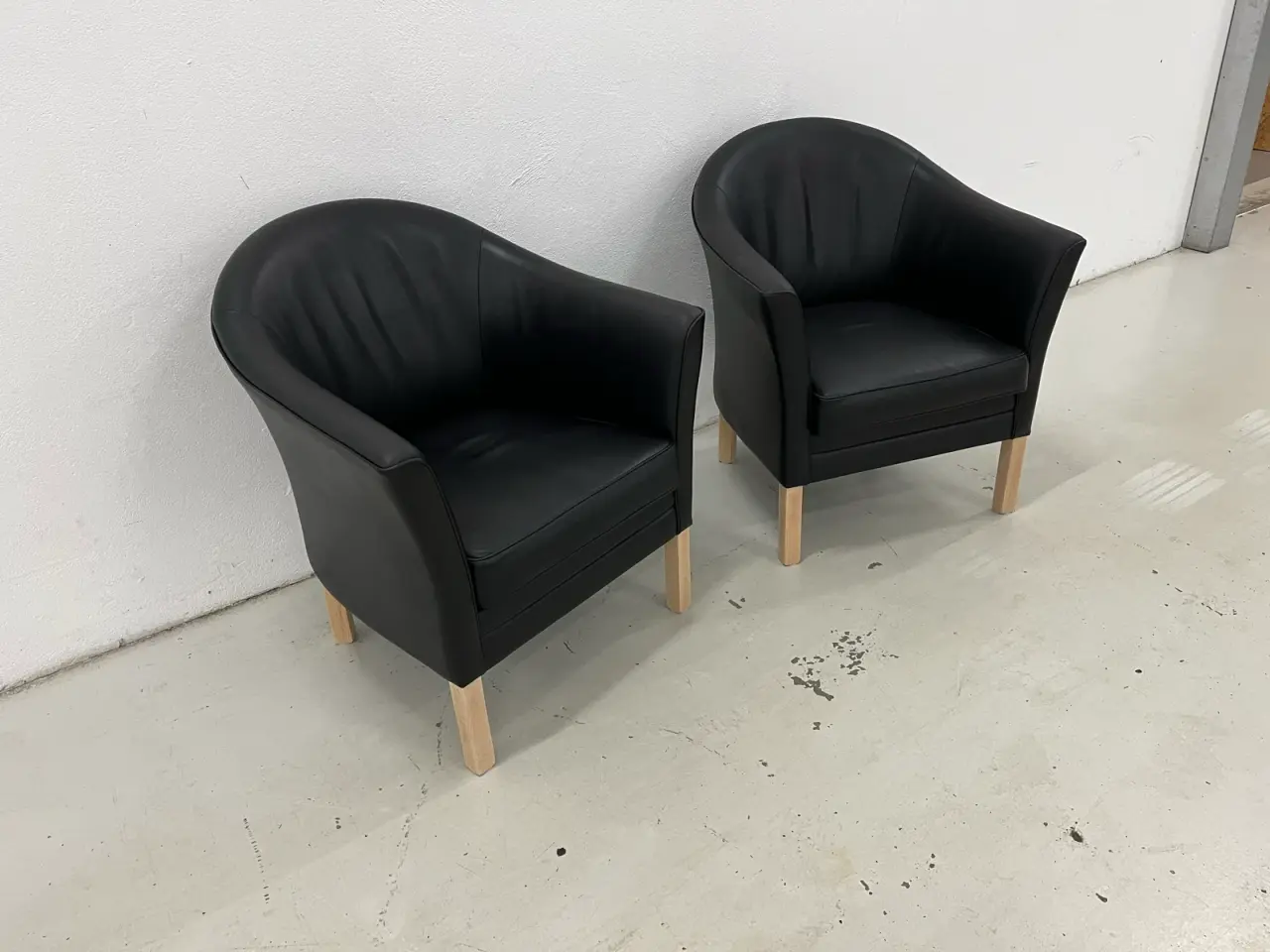 Billede 4 - 2 Designer Mogens Hansen MH80 stole i sort premium