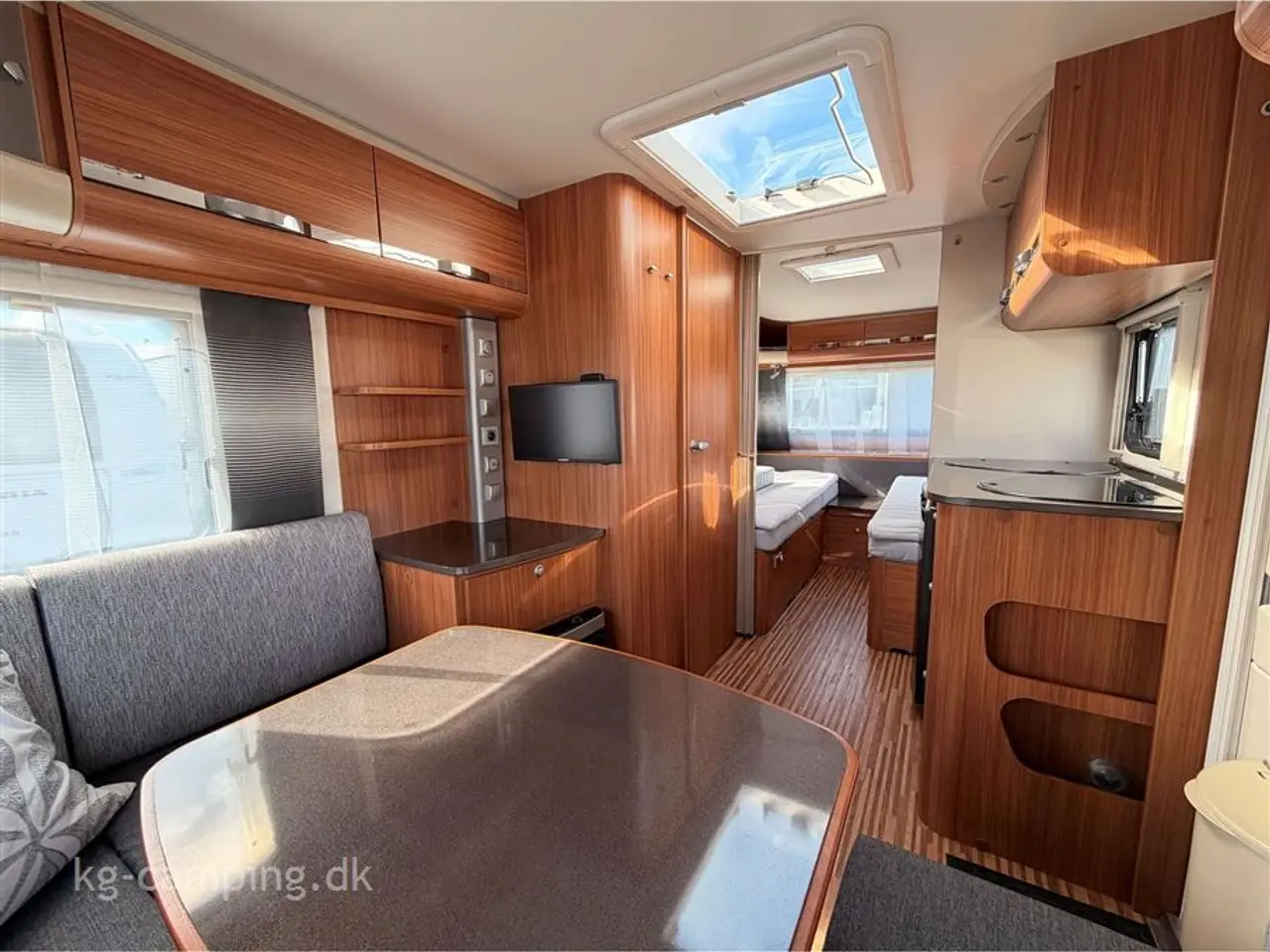 Billede 9 - 2013 - Adria Adora 472 LU XL   Enkeltsenge med udtræk, Mover, solsejl og fortelt.