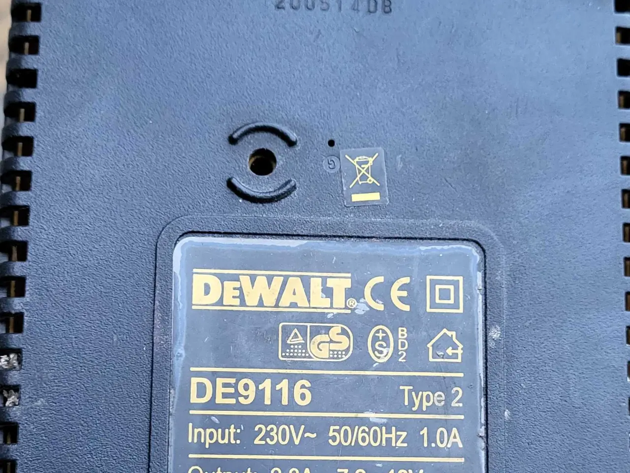 Billede 2 - Oplader til Dewalt bore-skrue maskine