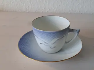 Mågestel med guldkant