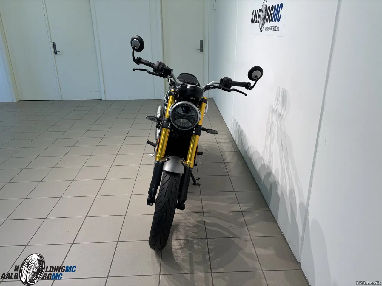 Billede 5 - Triumph Speed 400 Phantom Black / Storm Grey