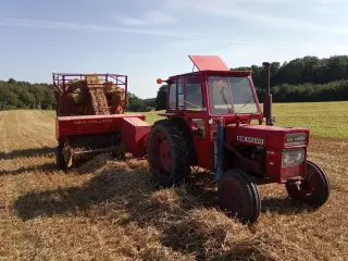 Presning af hø og halm i småballer