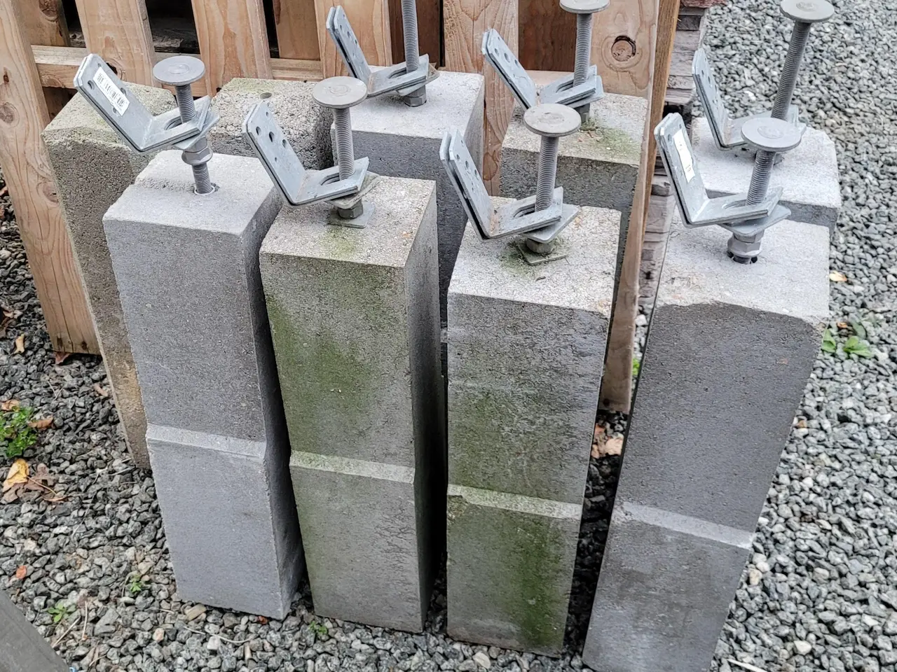 Billede 1 - Stolpesten i beton.