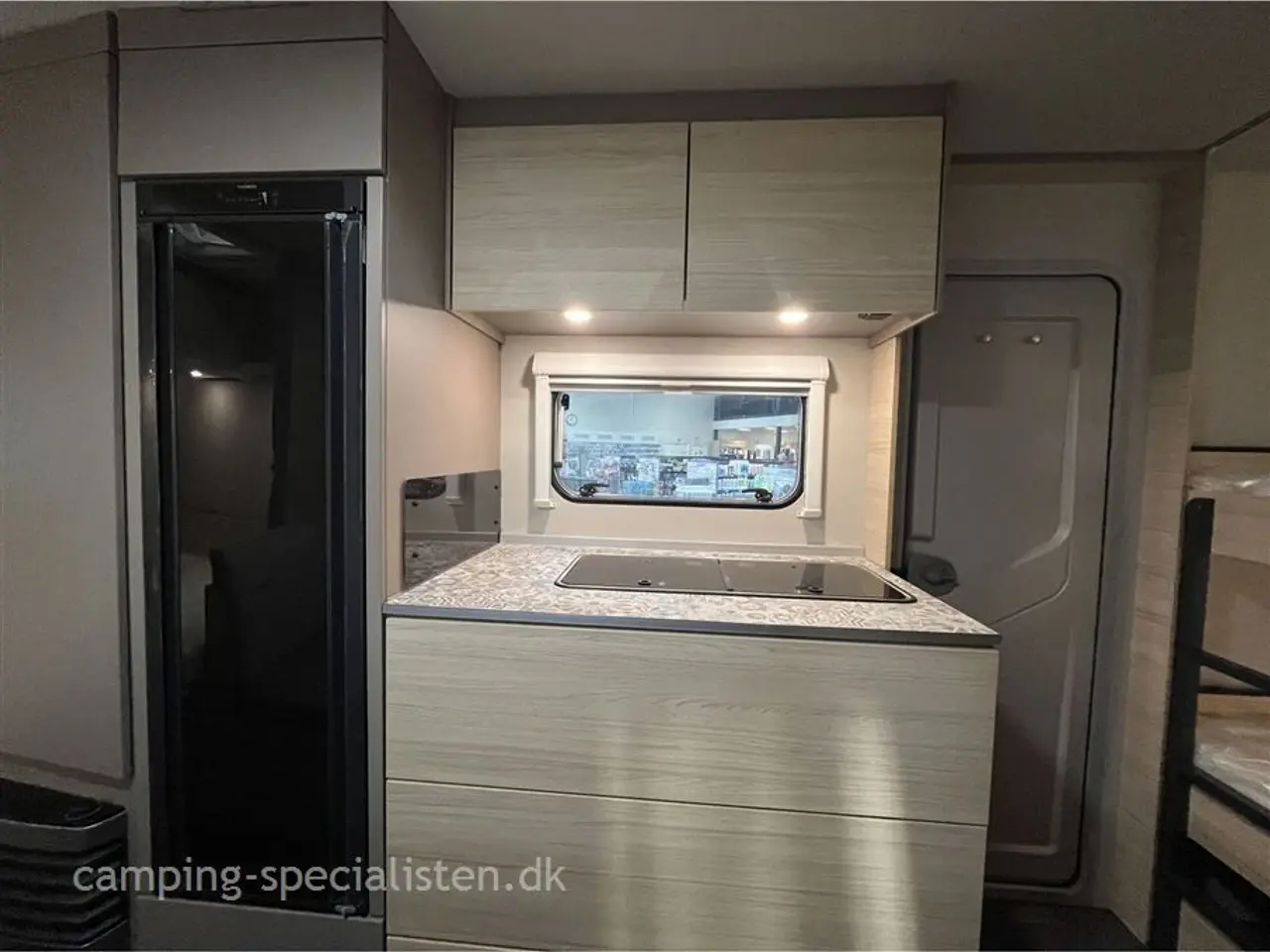 Billede 6 - 2025 - Weinsberg CaraCito 470 QDK Weinsberg CaraCito 470 QDK model 2025 - kan ses nu hos Camping-Specialisten.dk - inkl. Enduro mover monteret.