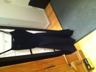 Sort festkjole