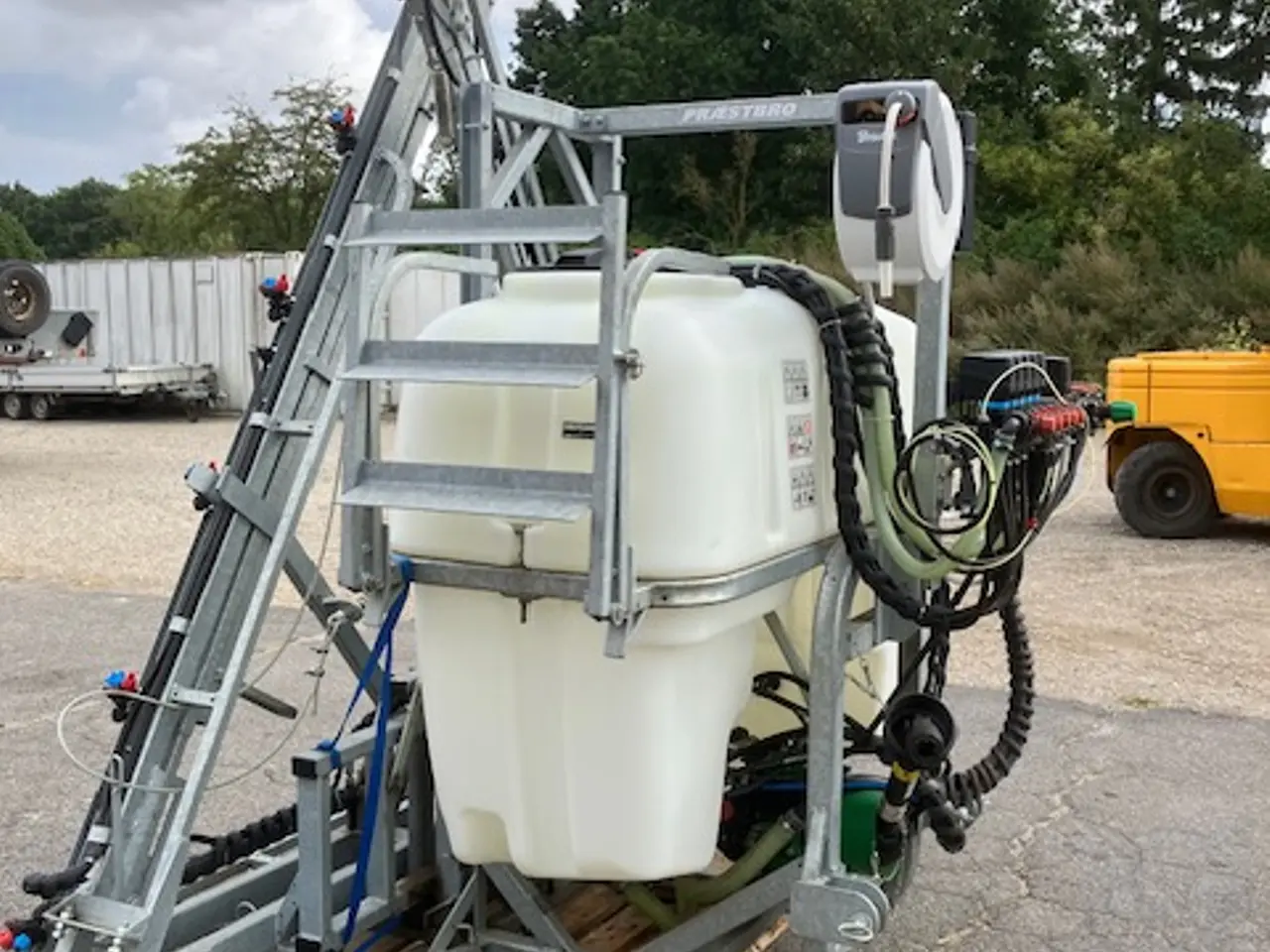 Billede 2 - Præstbro 12 meter, 800 L liftsprøjte