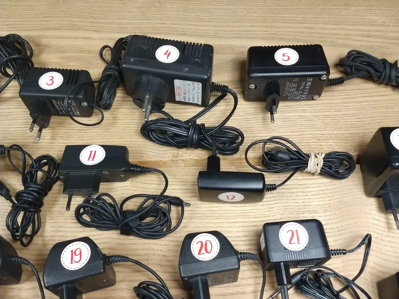 Billede 3 - Opladere og adaptere