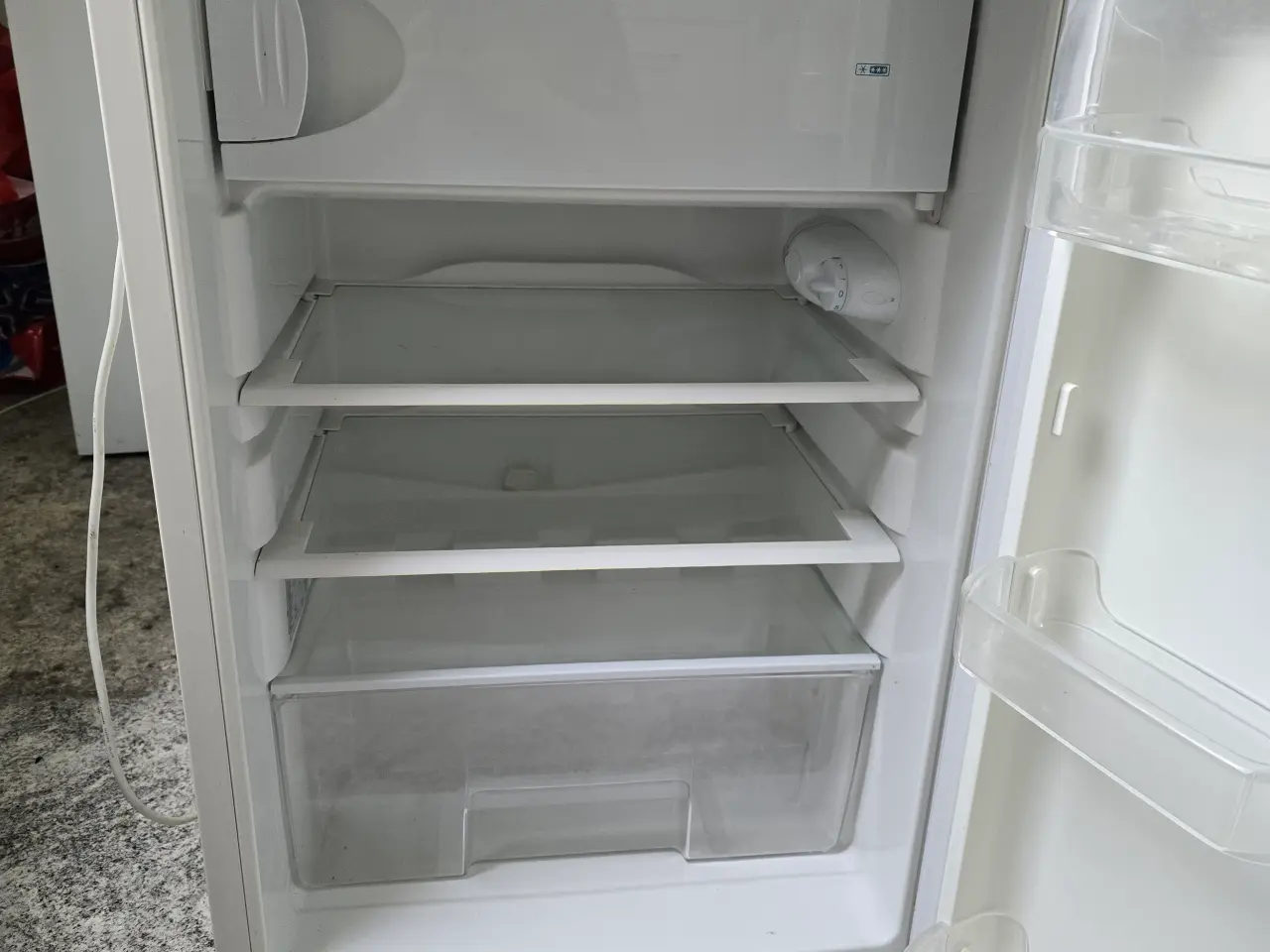 Billede 5 - Køleskab med fryser.