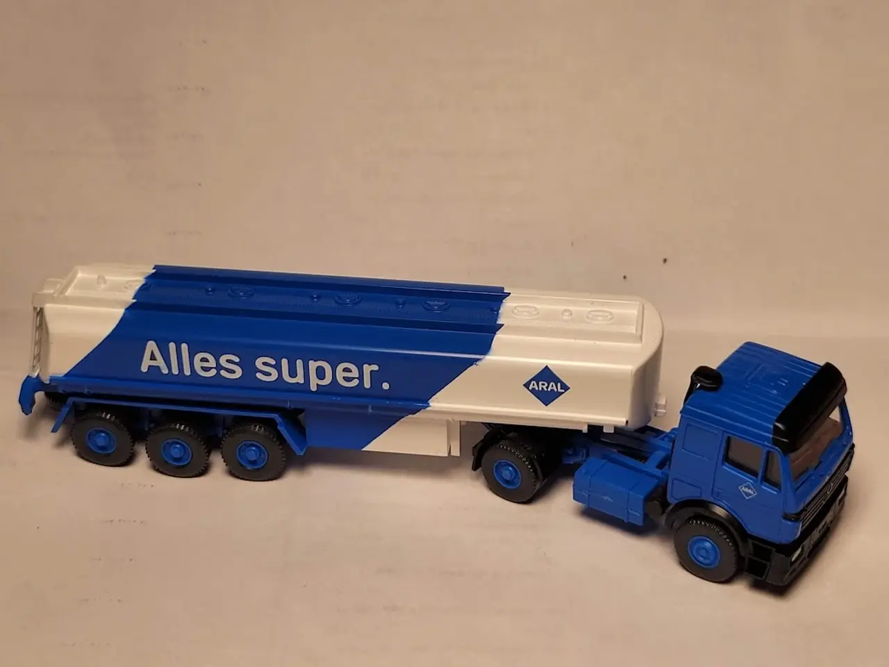 Billede 2 - Mercedes sættevognstræk - ARAL tanktrailer, str.H0