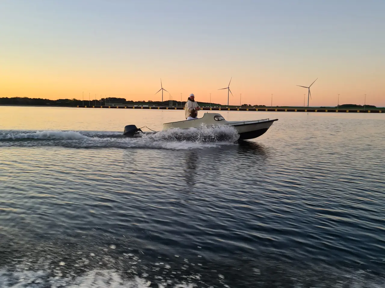 Billede 1 - Jagt båd