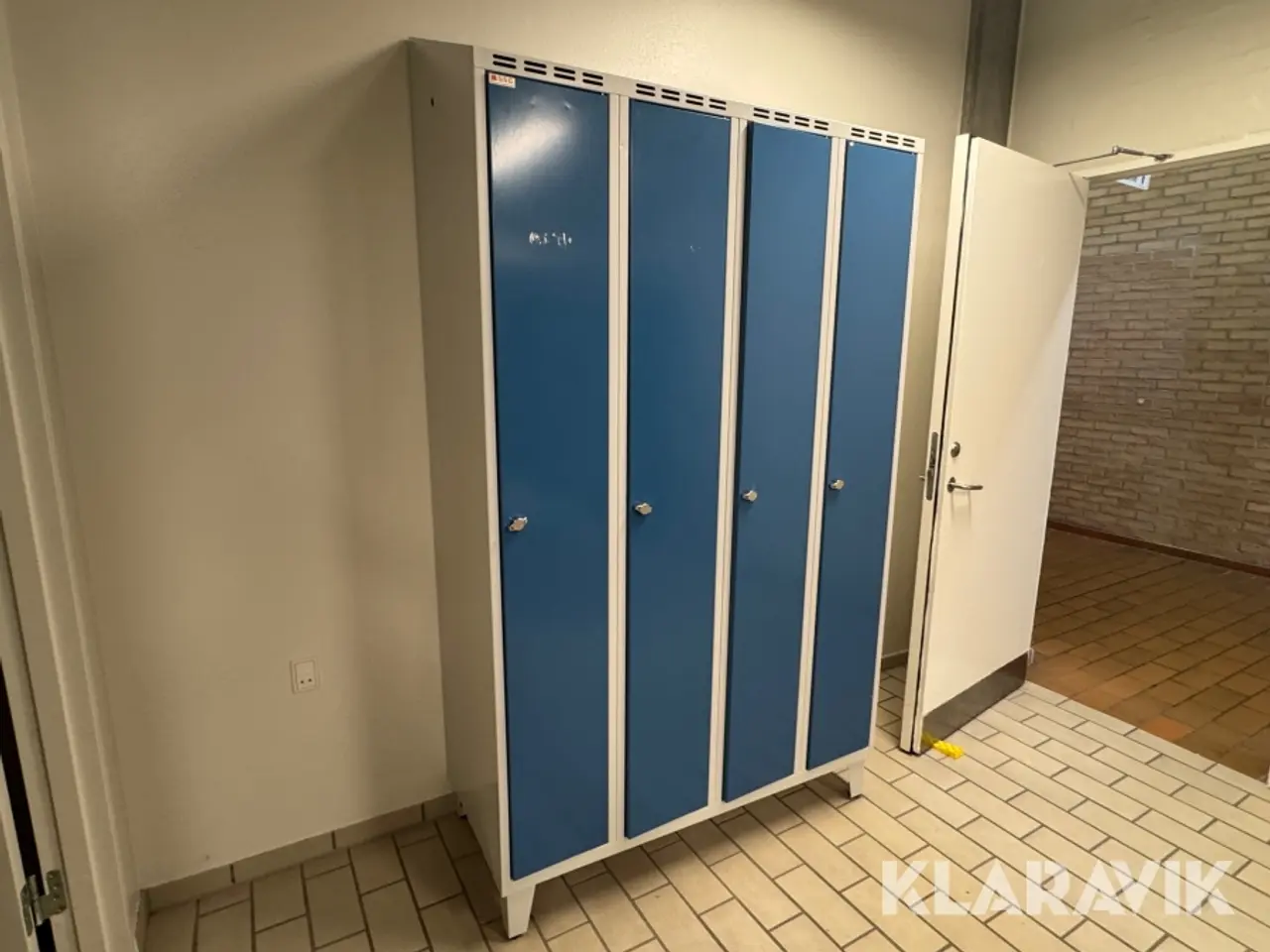 Billede 2 - Omklædningsskabe 3 sektioner