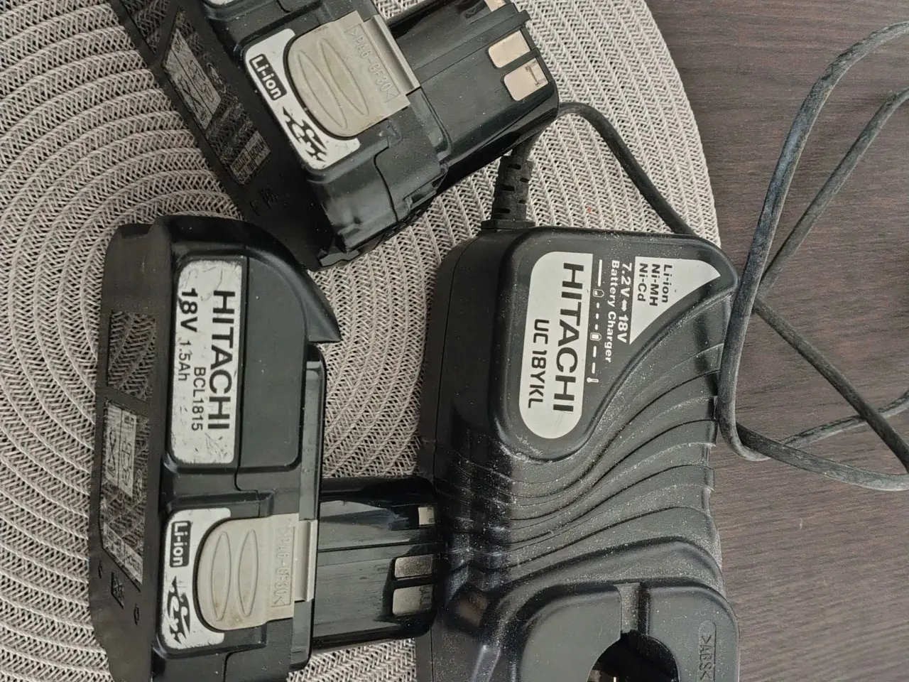 Billede 1 - Hitachi Batterier PLUS Oplader