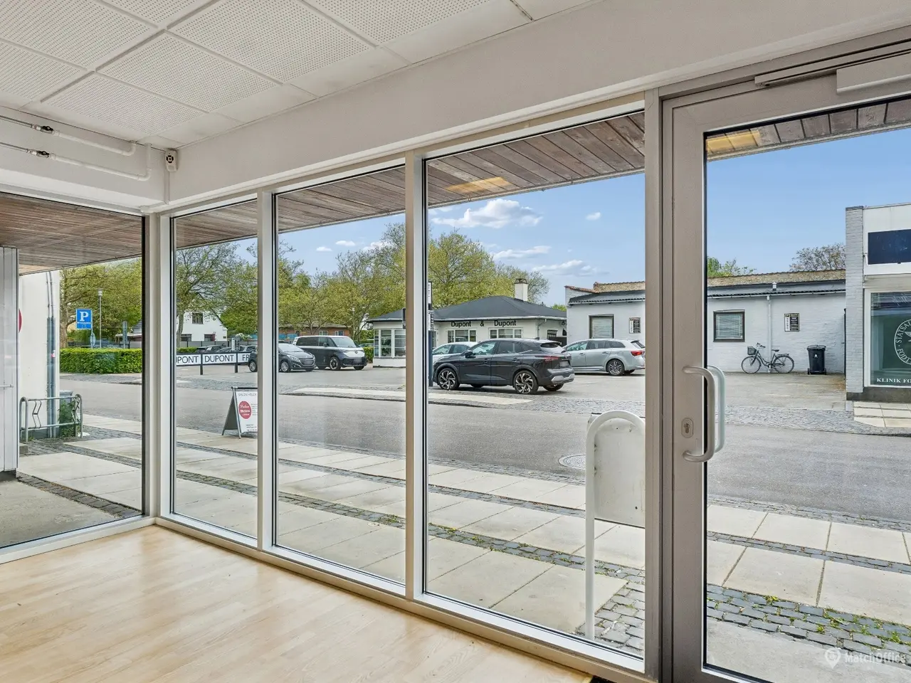Billede 10 - Charmerende og lyst butikslokale med stor synlig facade
