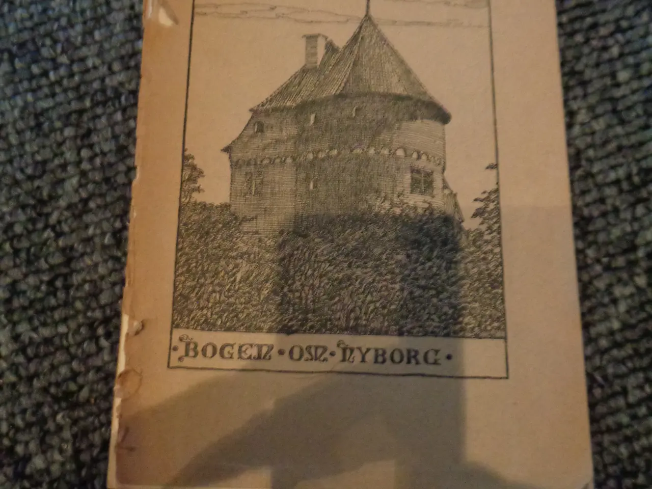 Billede 1 - Gammel bog om Nyborg