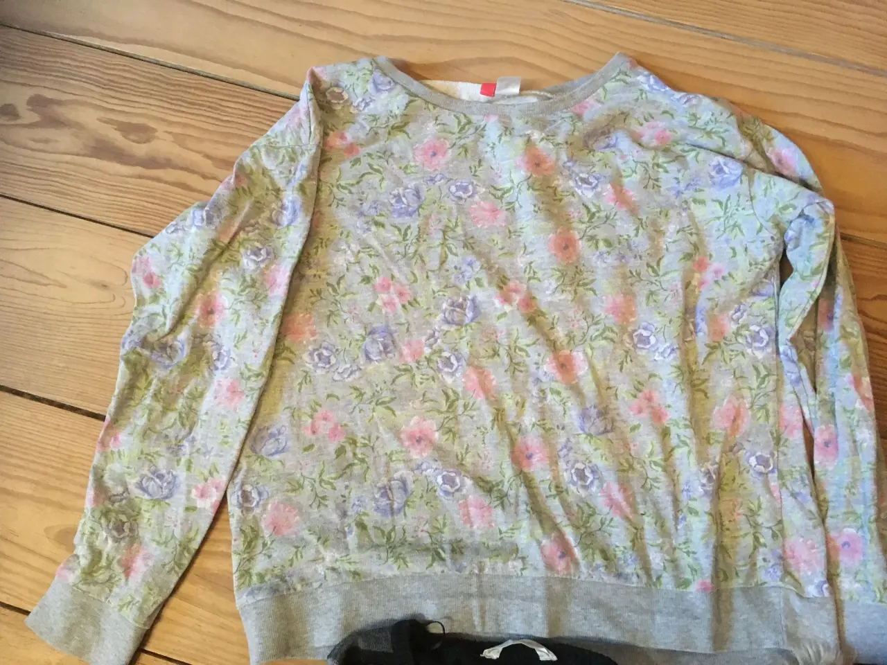 Billede 5 - 5 langærmede trøjer str 12 år, 100 kr inkl fragt