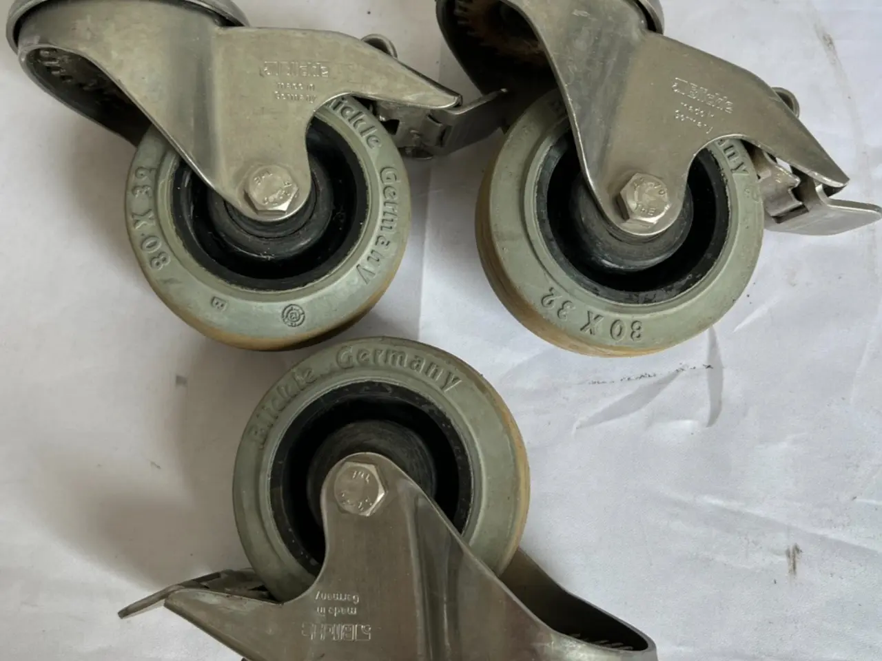 Billede 1 - Blickle 80 X 32 Swivel Casters med Brake Set Of 3