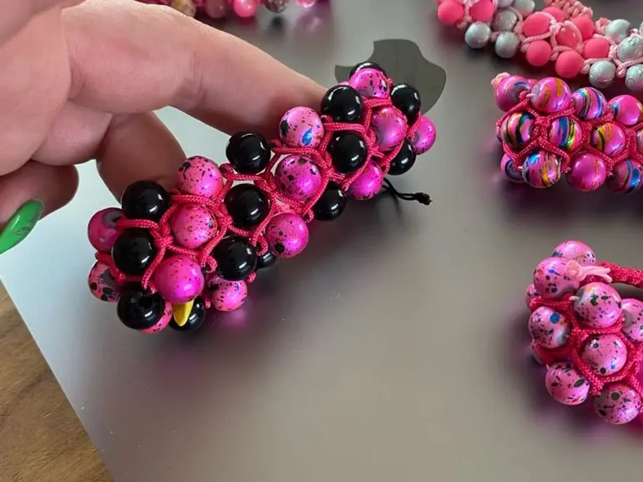 Billede 4 - Nye knyttede armbånd