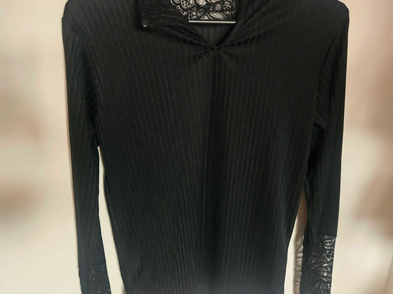 Billede 3 - Blonde bluse størrelse S/M