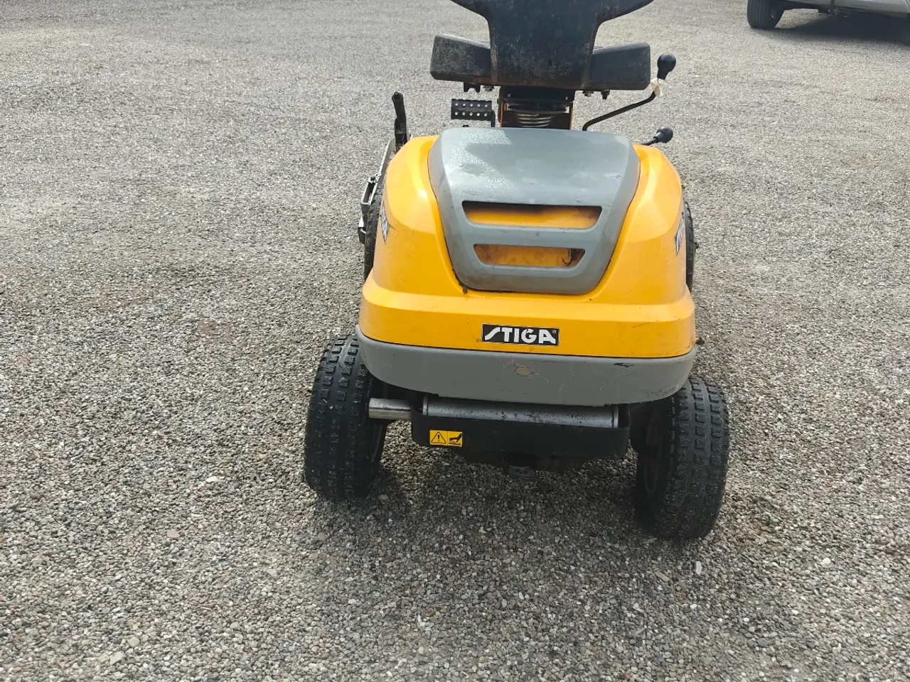 Billede 4 - Stiga Villa 12 plænetraktor med front klipper 