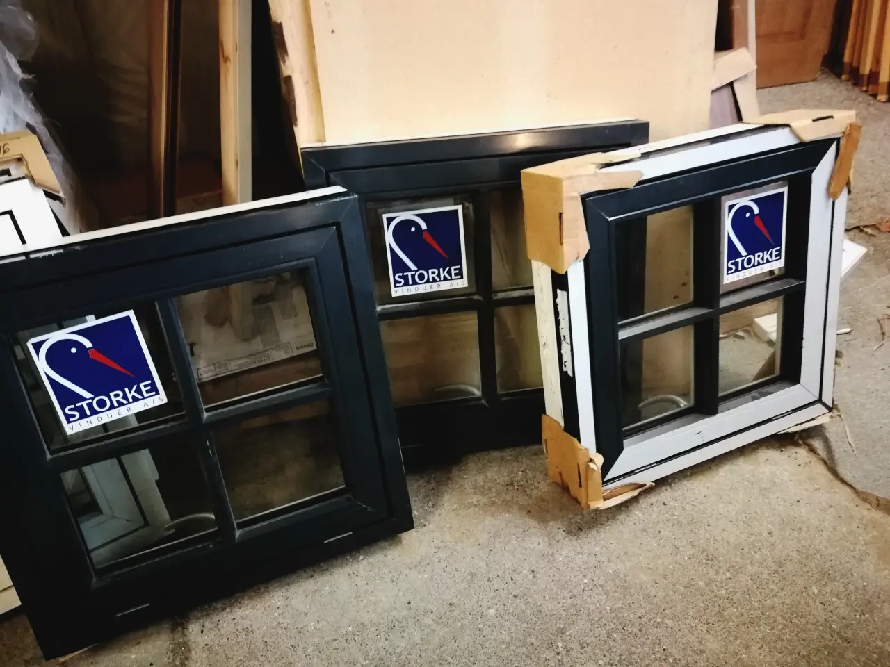 Billede 1 - 1 NY TRÆ/ALU VINDUER ANTRACIT 60x60 KR. 1300