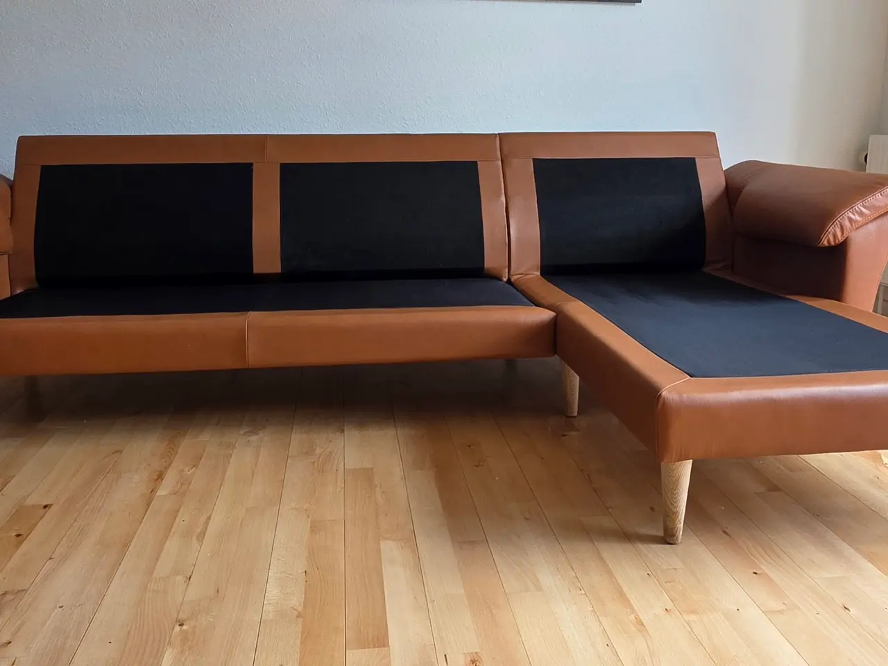 Billede 5 - Lædersofa med chaiselong og puf