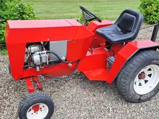 Mini traktor 14hk hydrostat med lift og rive