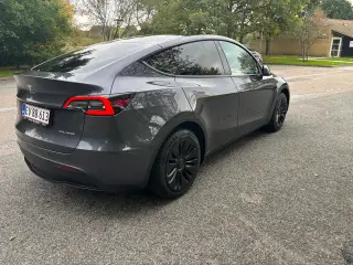 Tesla Y LR AWD Nysynet og Nyserviseret
