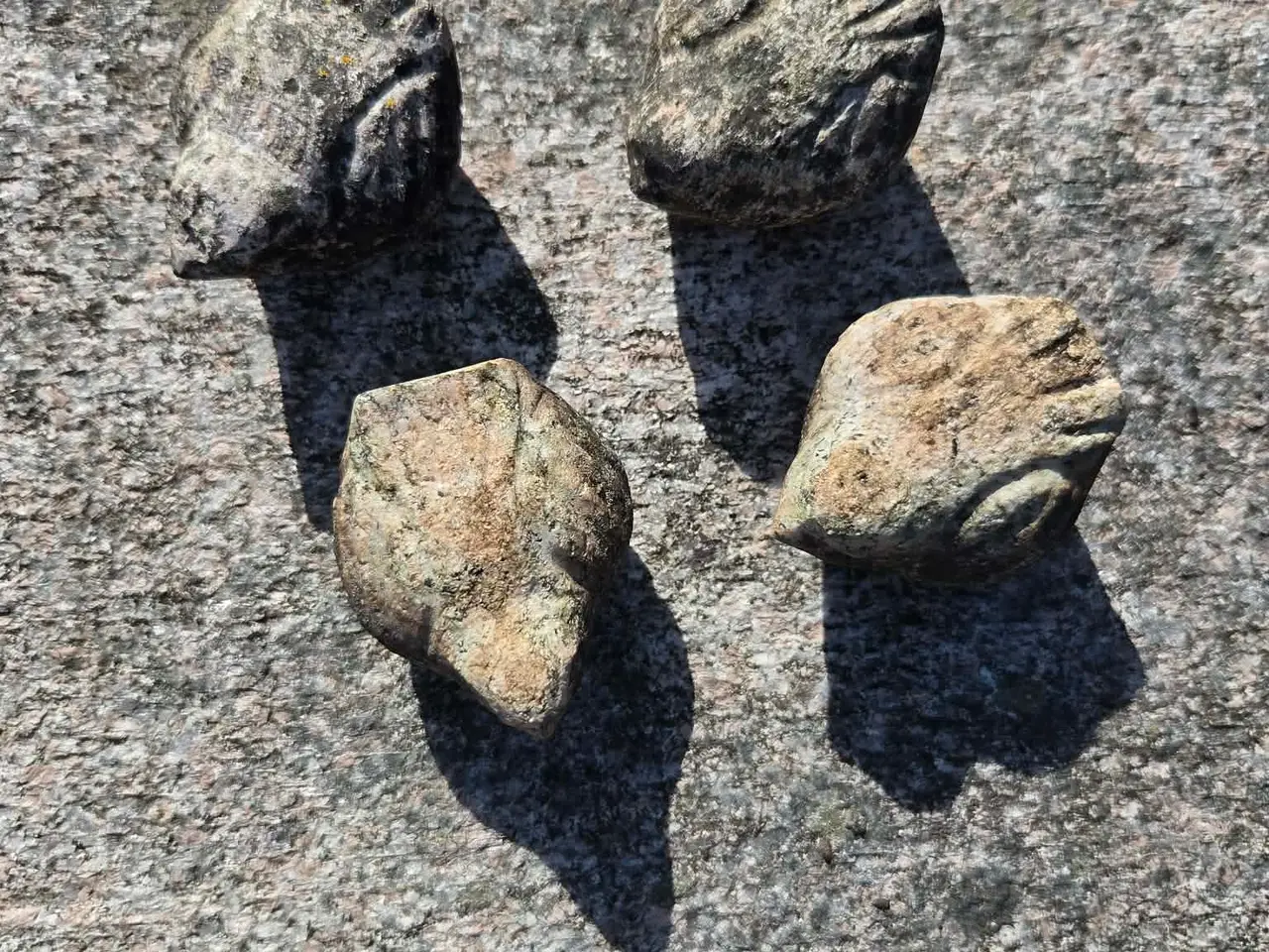 Billede 11 - Granit fuglebad med 4 små løse fugle