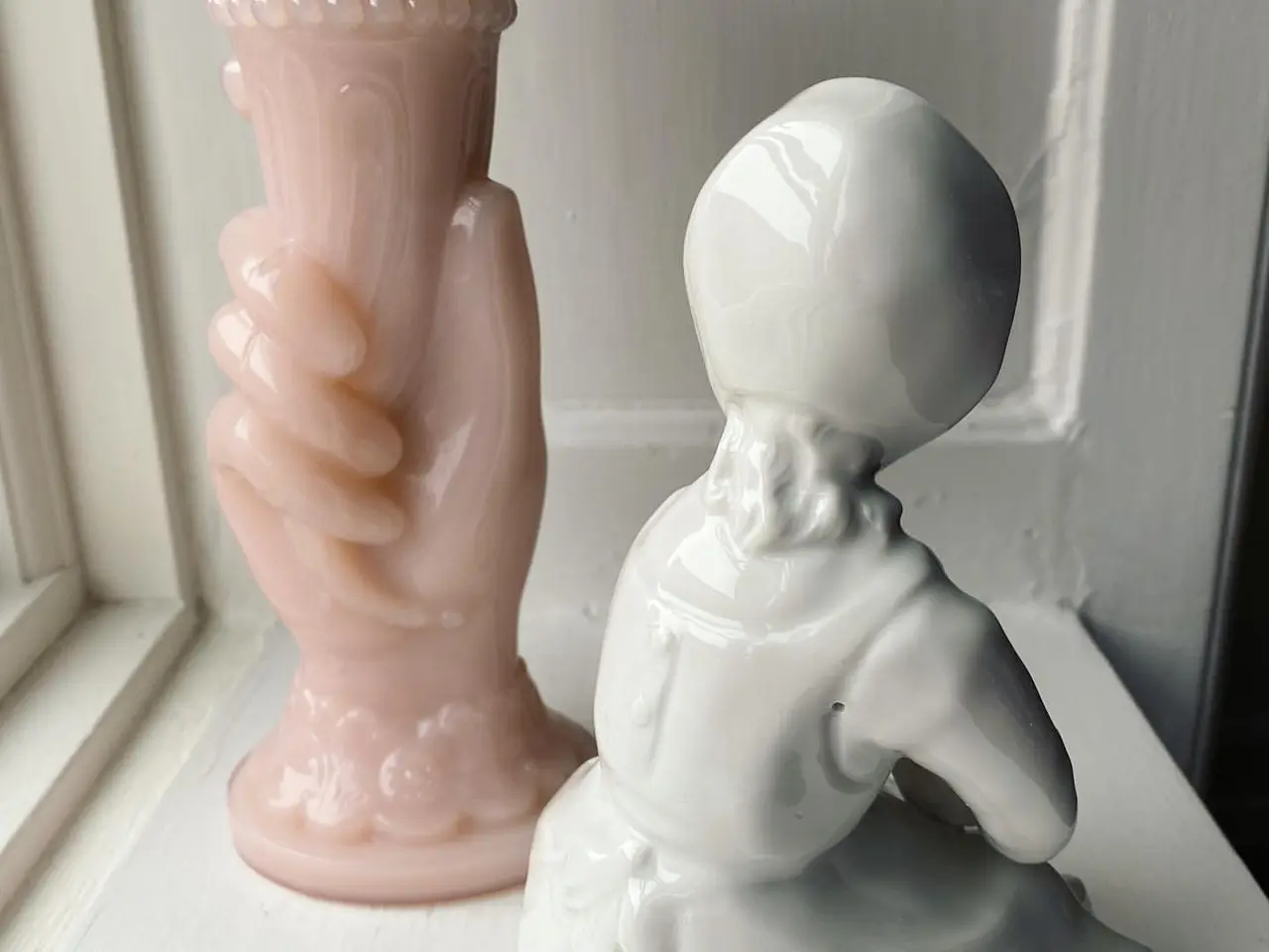 Billede 4 - Porcelænsfigur fra GDR, pige med dukke, NB