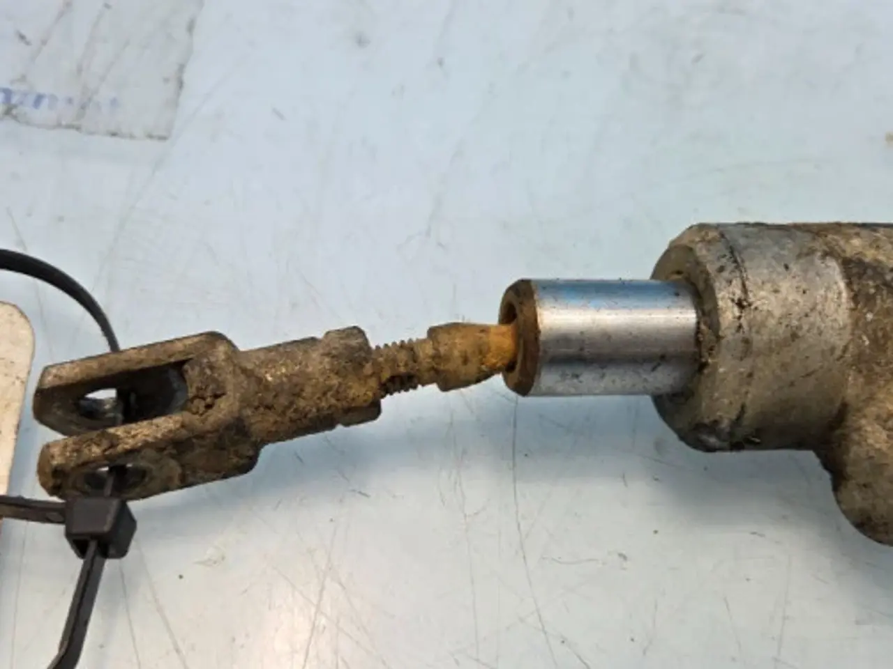 Billede 8 - New Holland LB115B Cylinder 85824088