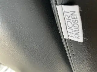Hjort Knudsen Opus 1260 høj lænestol