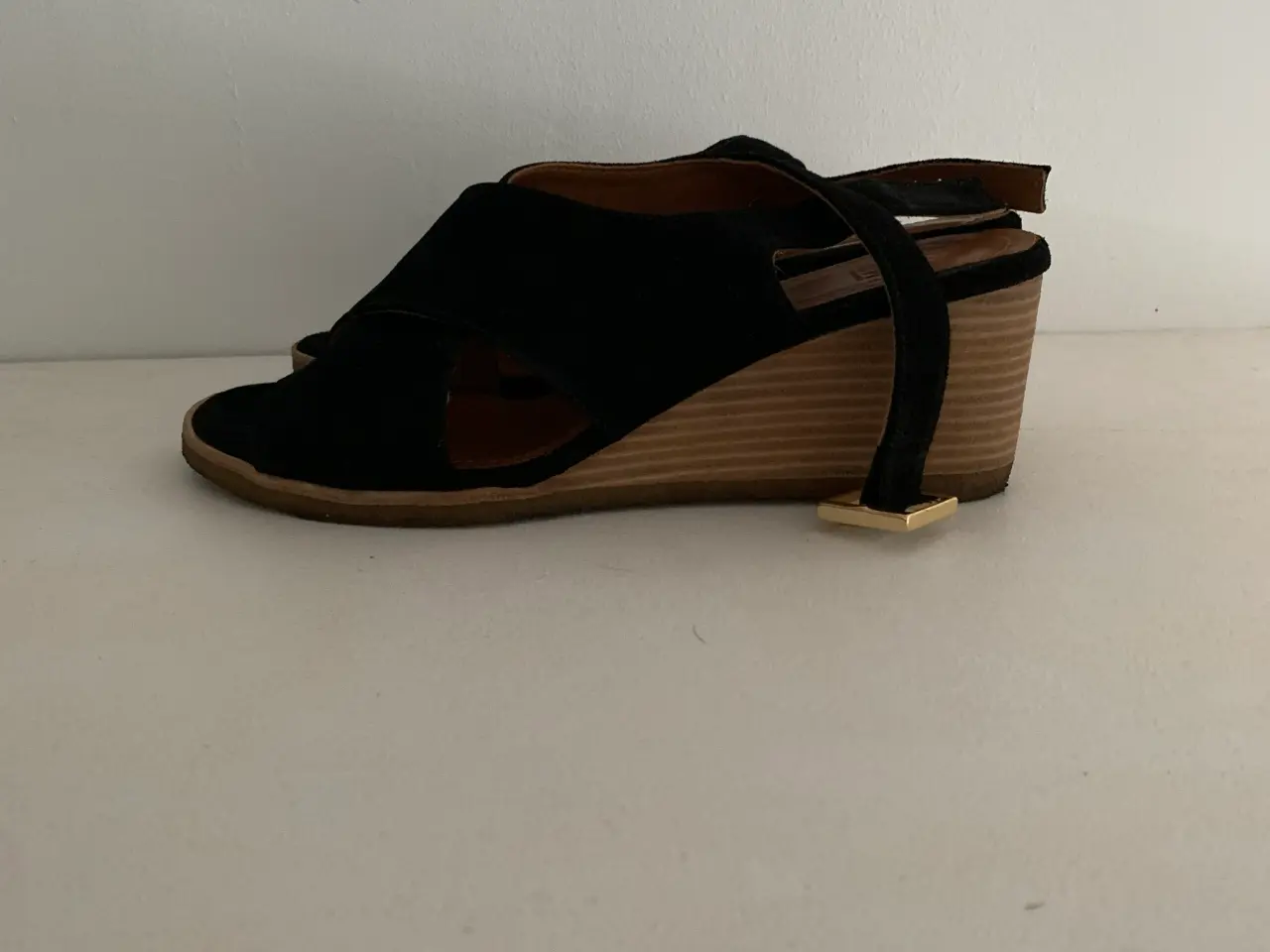 Billede 1 - Sandaler brugt max 5 gange