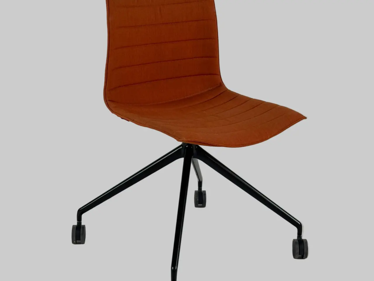 Billede 1 - Arper Catifa 46 Stol – Orange/Sort Stel