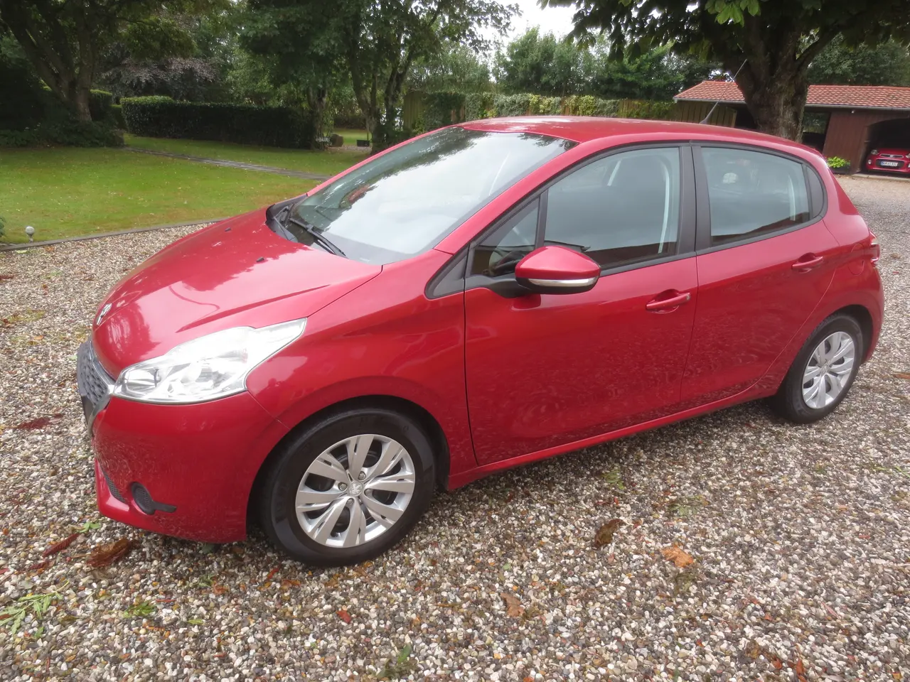 Billede 1 - Pæn Peugeot 208 1.2 i År 14. Nysynet.