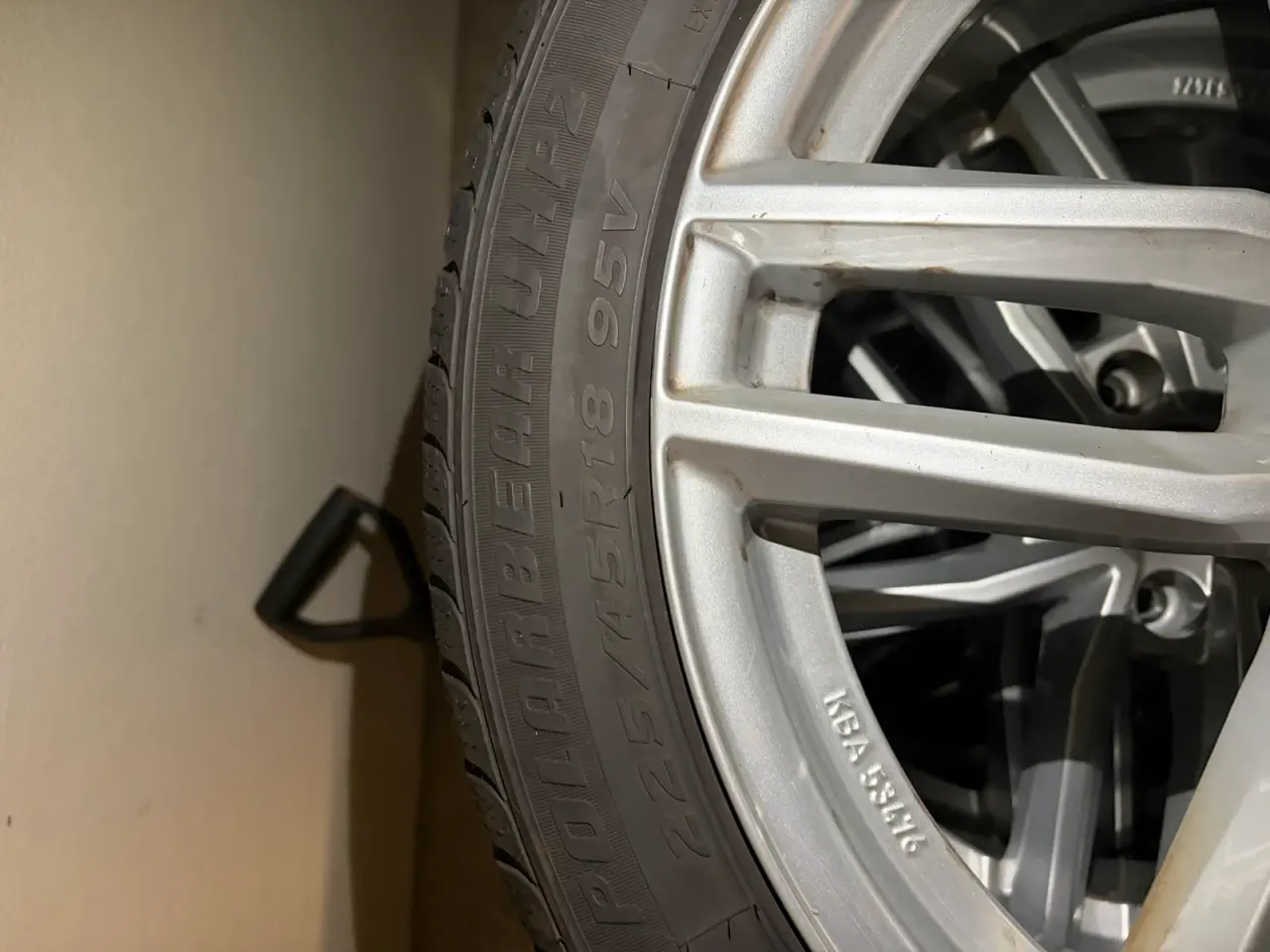 Billede 4 - Vinterdæk sælges har siddet på skoda