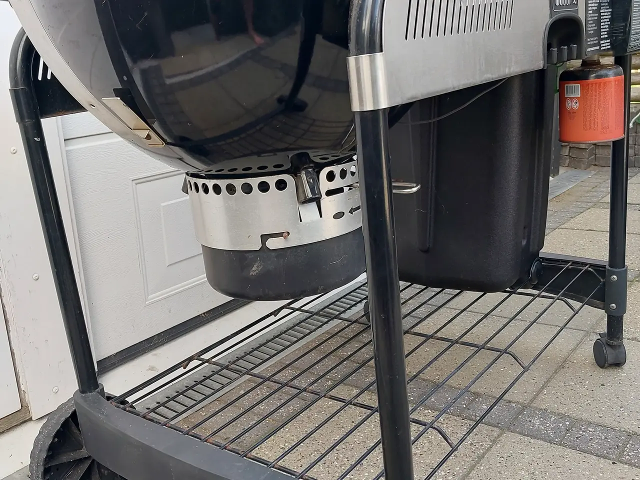Billede 4 - Weber kuglegrill 57cm med gastænding.