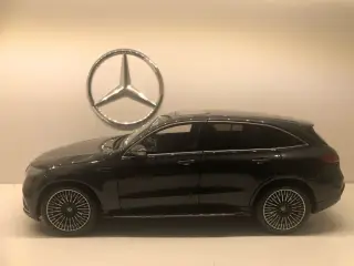 Mercedes EQC400 med lys