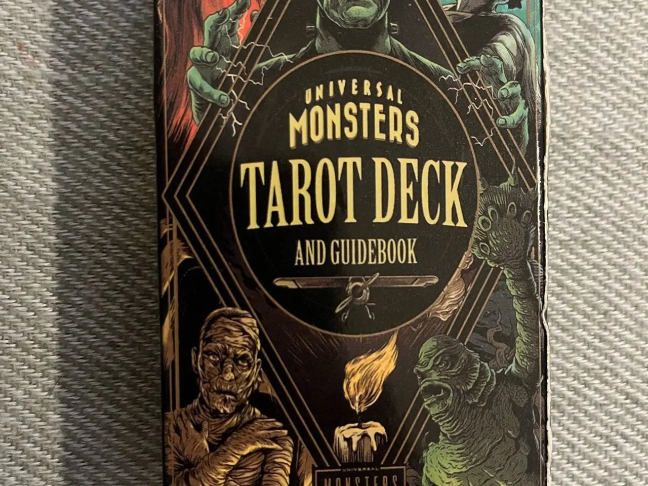 Billede 1 - Universal Monsters Tarot deck