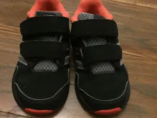 Adidas sko str.22
