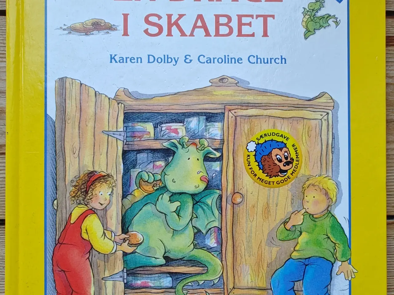 Billede 1 - En drage i skabet BOG af Karen Dolby & Caroline C.