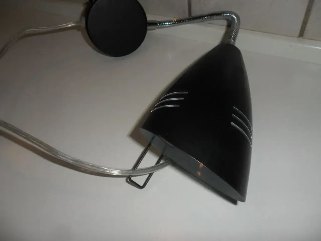 Billede 2 - Spot i sort metal med flex arm