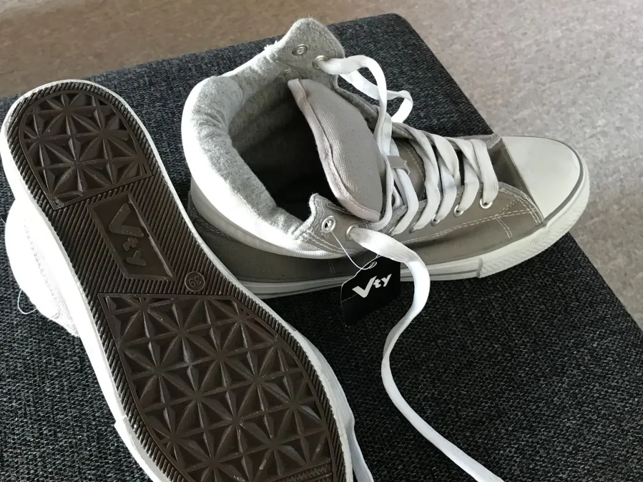 Billede 3 - Sneakers" støvletter str. 39