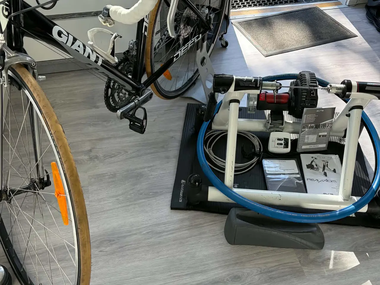 Billede 4 - Racercykel Giant Dafy 24 gear Medium