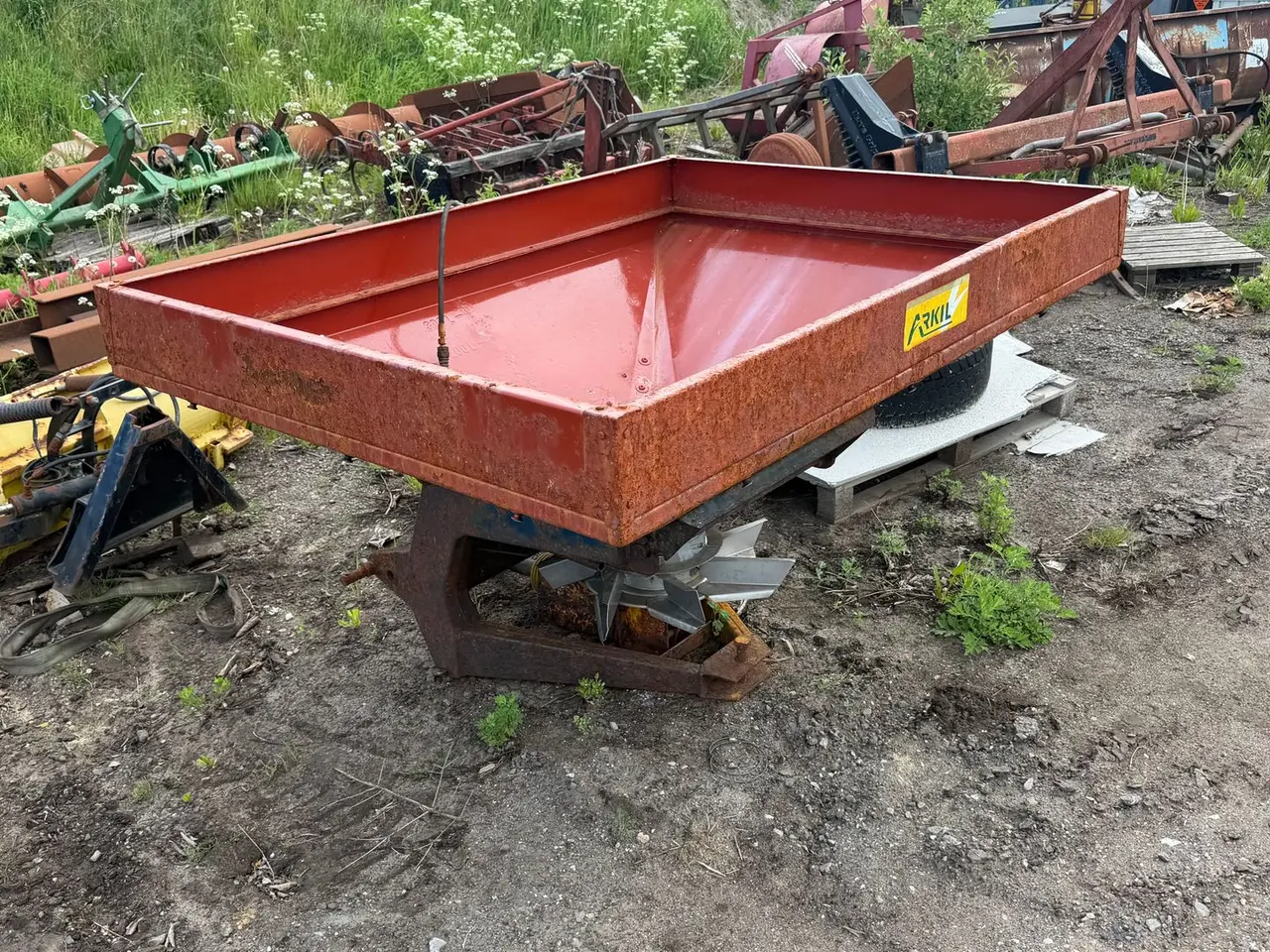 Billede 1 - - - - 300L gødningsspreder