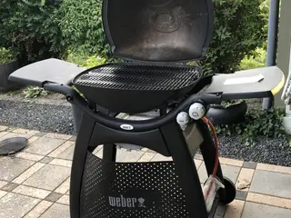 Weber Gasgrill med låg og sideborde