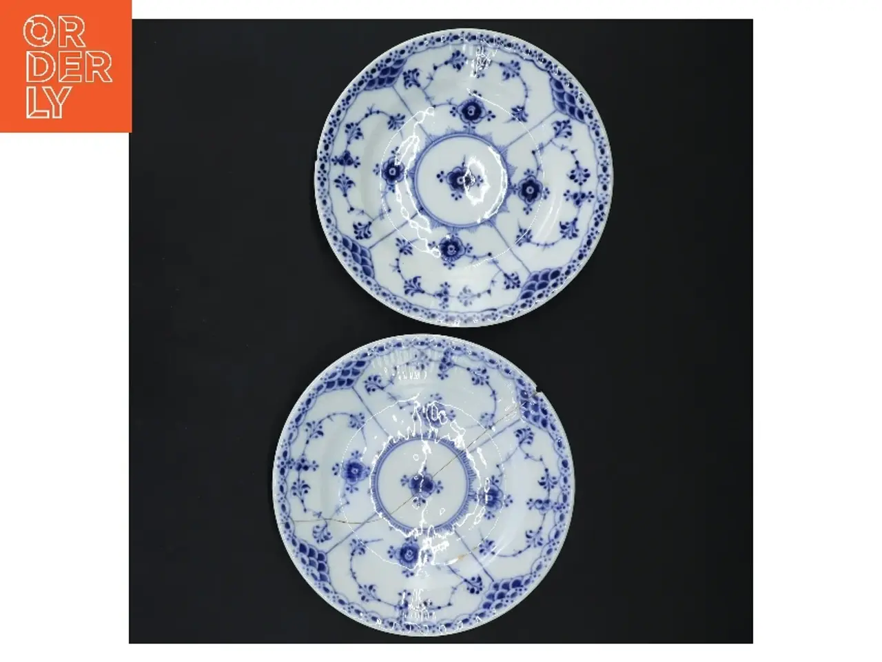 Billede 1 - Kongeligt porcelæn tallerkener, musselmalede, 2 stk. fra Royal Copenhagen (str. Ø 14 cm)
