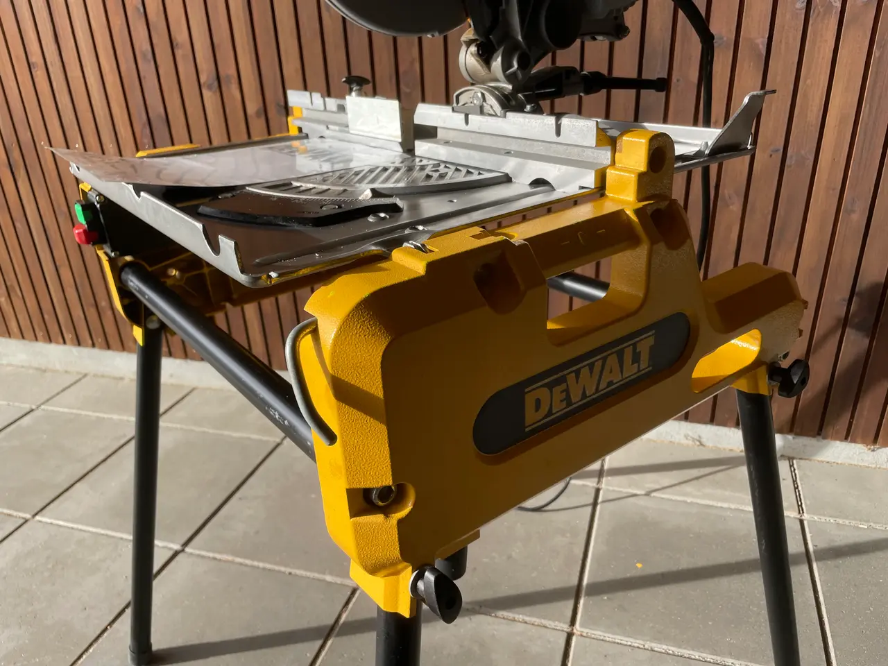 Billede 4 - DeWalt 743 N. Kapgeringssav på 4. Aft. Ben.