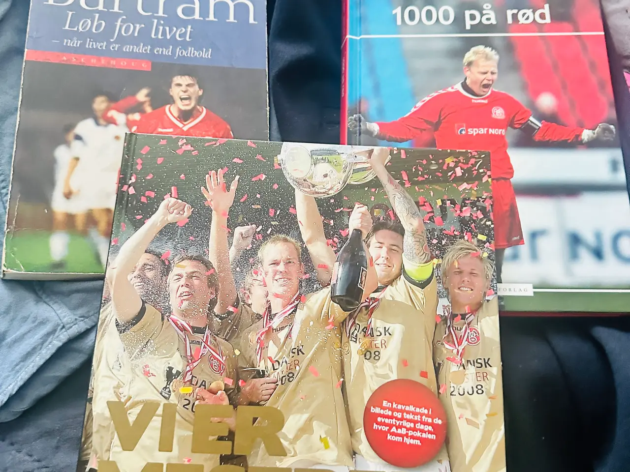 Billede 1 - AaB bøger 70kr