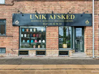 55 m² flot butik + højloftet kælder